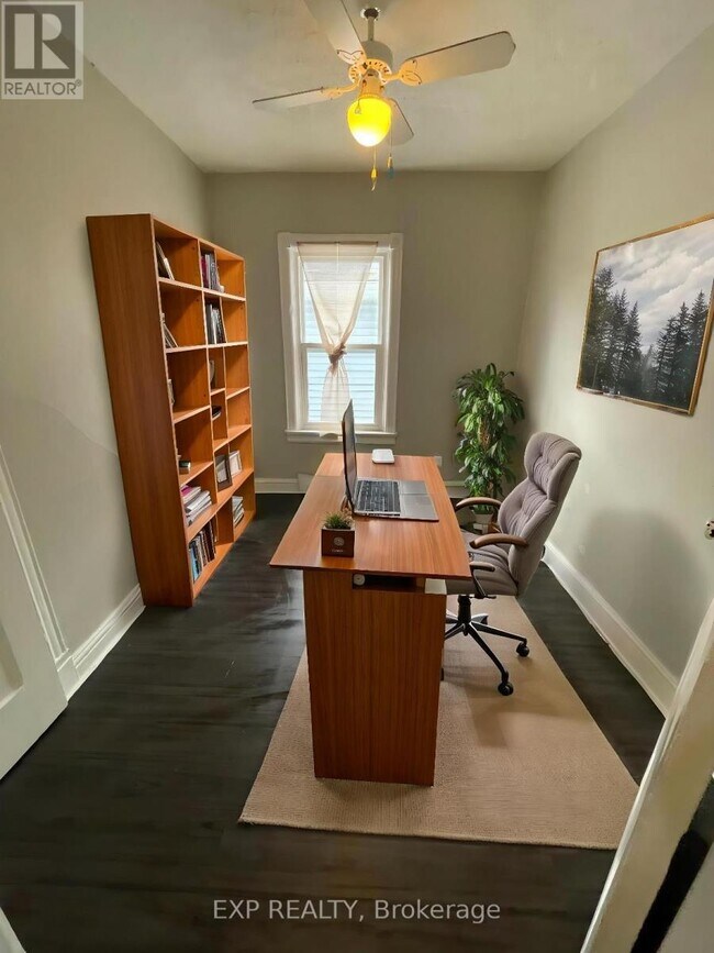 Photo du bâtiment - 17 Victoria Ave