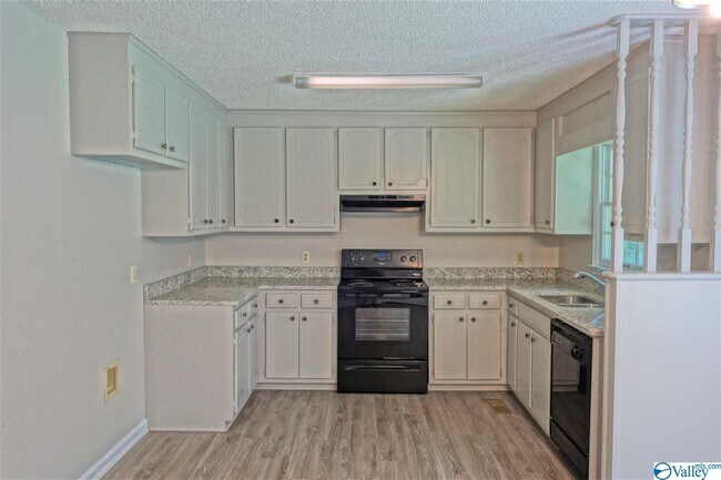 Building Photo - 7505 Doane Dr