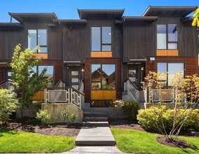 Building Photo - 6546 32nd Ave NE