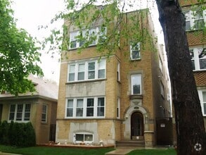 Building Photo - 5749 N Spaulding Ave