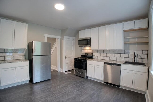 Building Photo - 4013 Bell St