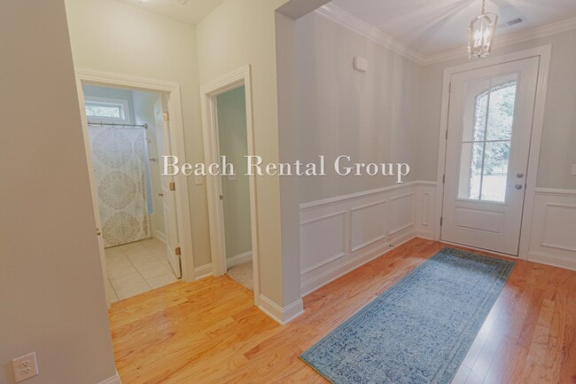 Building Photo - 2402 Via Palma Dr