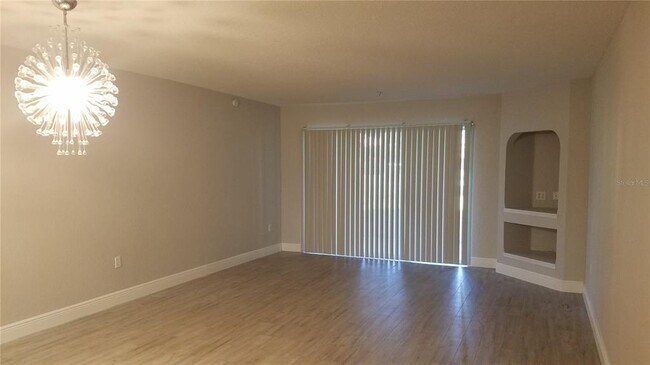 Building Photo - 14001 Fairway Island Dr