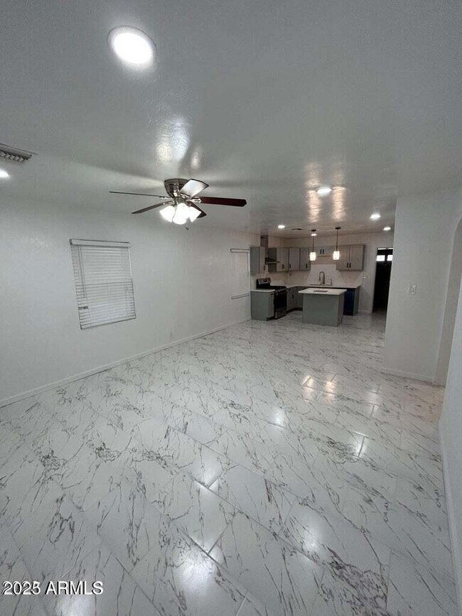 Foto del edificio - 3442 E Virginia Ave