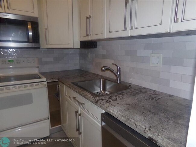 Foto del edificio - 1830 N Lauderdale Ave