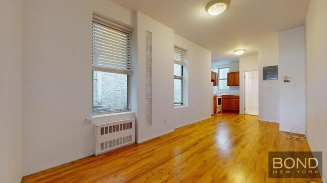 Building Photo - 1 bedroom in Manhattan NY 10014