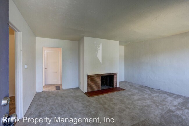 Building Photo - 2 br, 1 bath House - 5225 S Mayflower Street