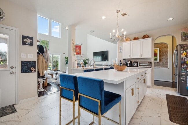 Building Photo - 24514 San Pellino Dr