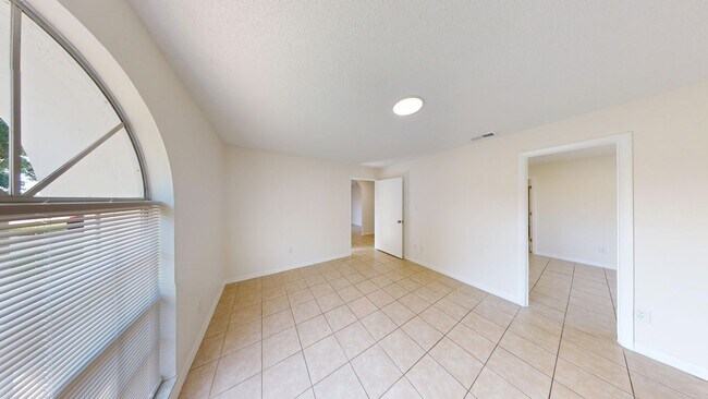 Building Photo - 4Br/ 2Bath Home In Clermont - Available Now!