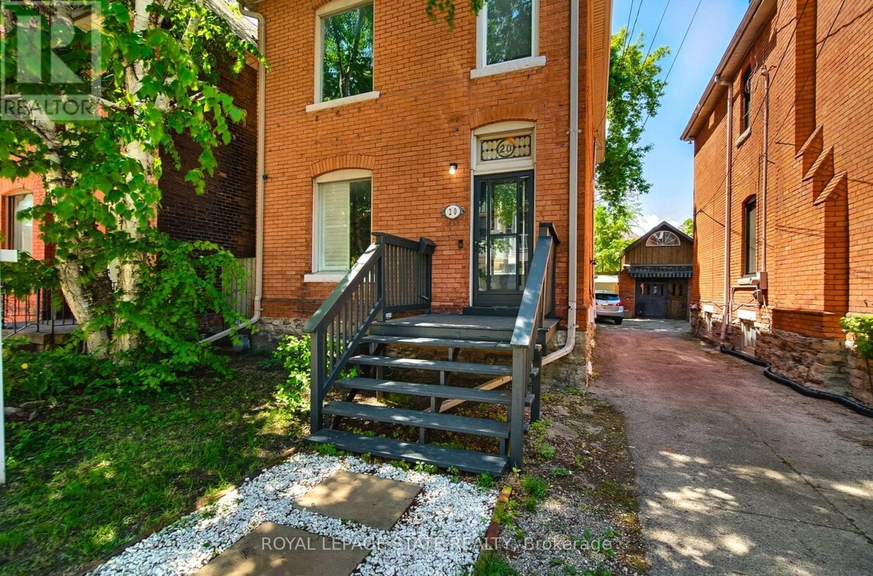 Primary Photo - 20-20 Locke St S