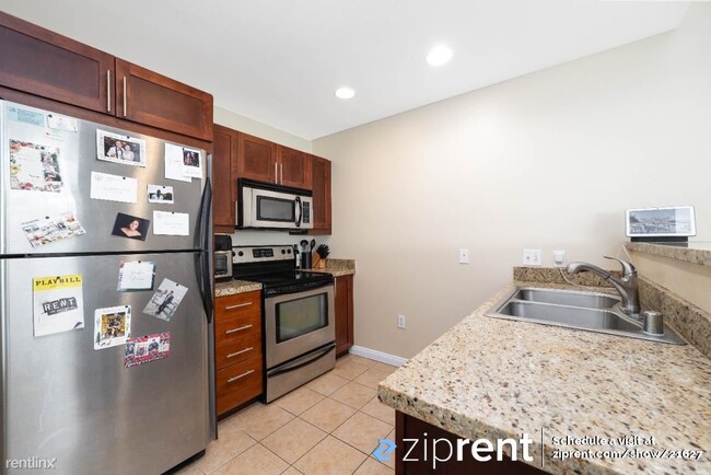 Building Photo - 1 br, 1 bath Condo - 206 Park Boulevard, S...