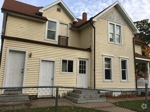 Building Photo - 204 Edwards St