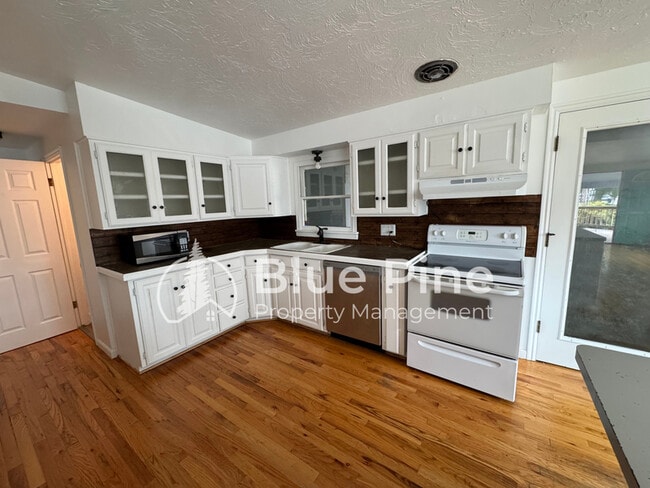 Foto del edificio - 1861 Gallup St