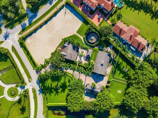 Foto del edificio - 14911 Equestrian Way