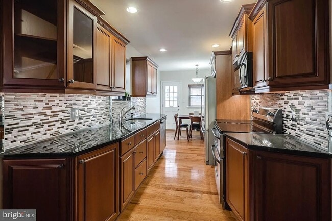Building Photo - Beautiful 2 bed 1.5 bath home in East Pass...