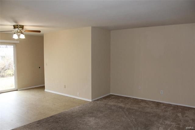 Building Photo - 2916 Elmcrest Dr