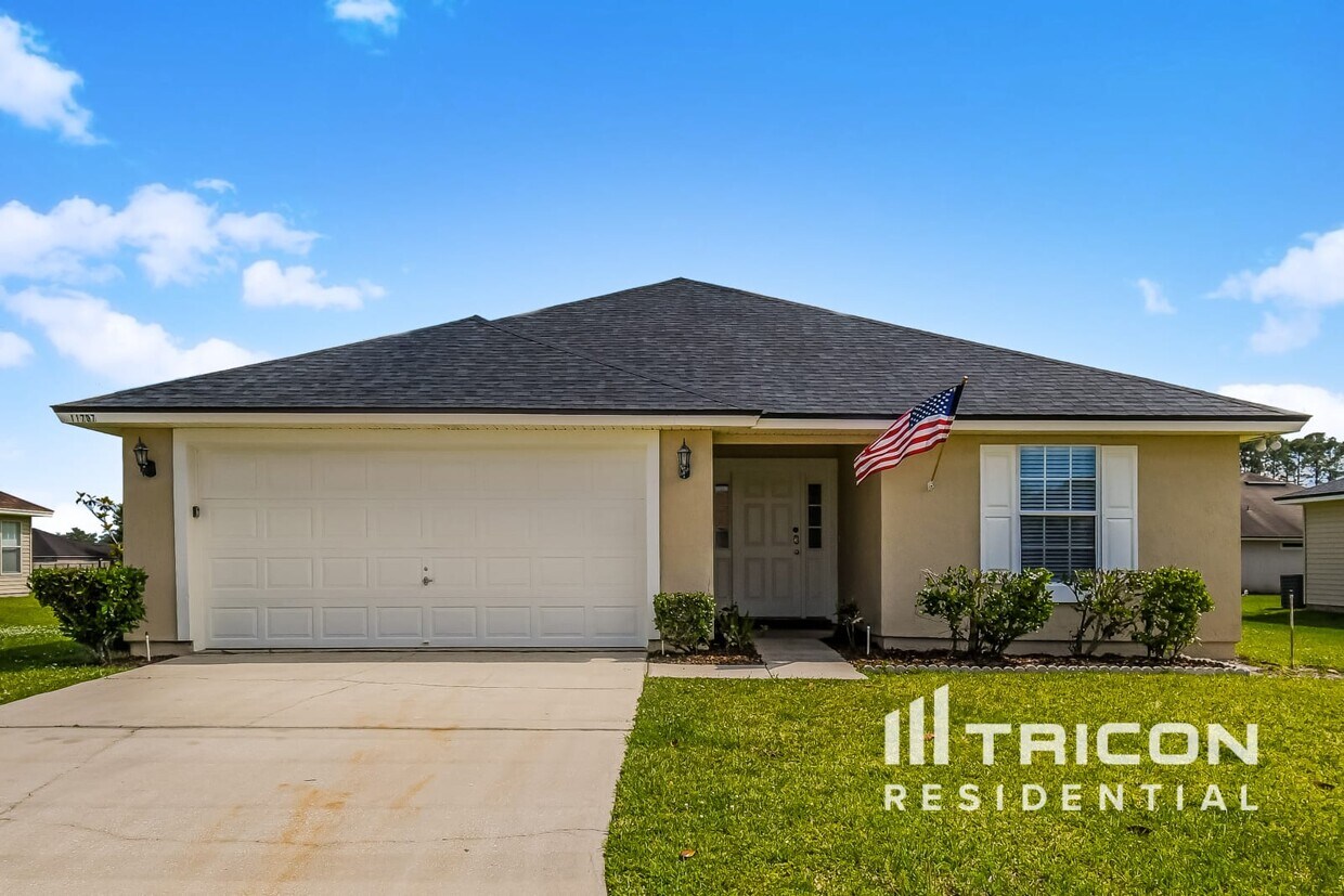 Foto principal - 11707 Deep Springs Dr N