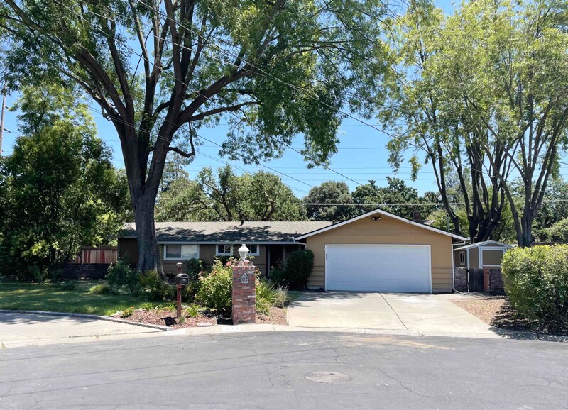 Foto principal - 212 Ludell Dr