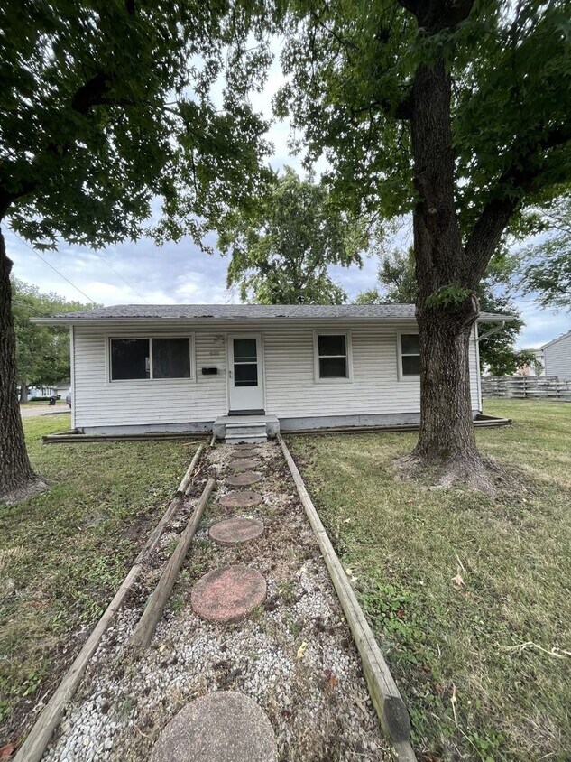 Primary Photo - 4 Bedroom, 2 Bath Single Family Home