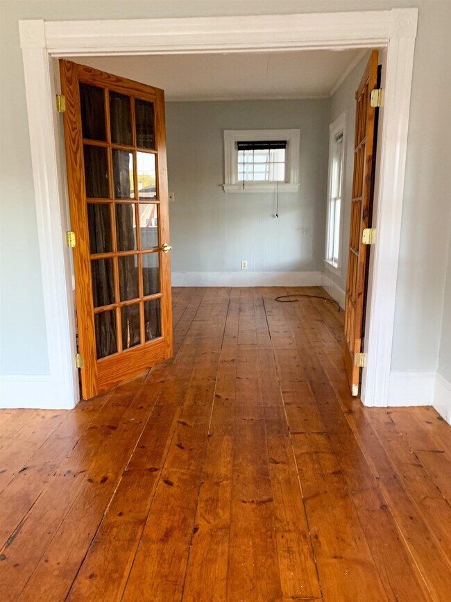 Building Photo - 482 Reservoir Ave