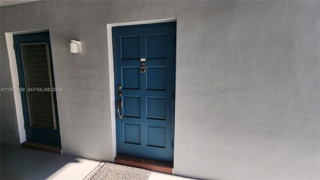 Foto del edificio - 981 Hillcrest Ct