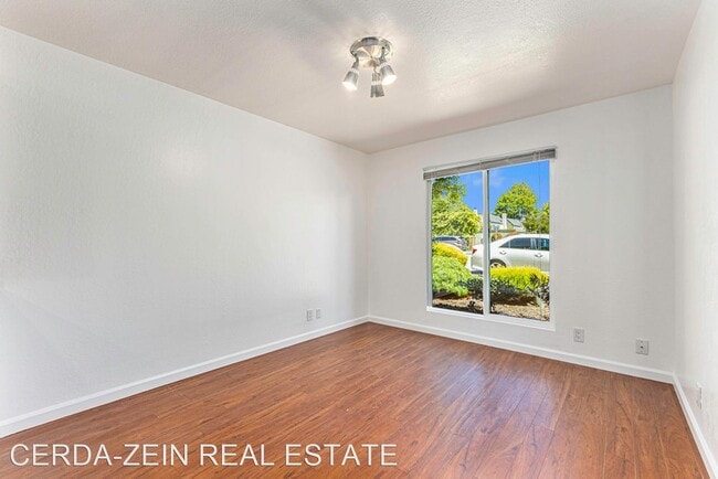 Building Photo - 4 br, 2.5 bath House - 1037 Verdemar Drive...