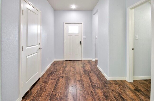 Foto del edificio - 3510 Oleander Ave