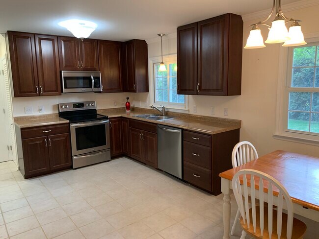 Eat in Kitchen remodeled 2014 - 222 Briarcliff Ln