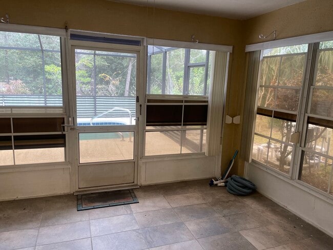 Building Photo - 10188 SW 188th Cir