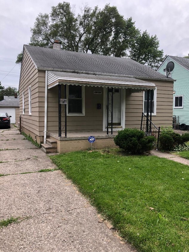 18776 Kenosha St, Harper Woods, MI 48225 House Rental in Harper Woods