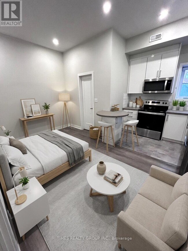 Building Photo - 728 Queen St E