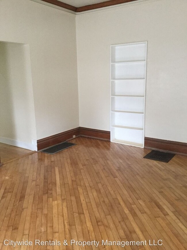 Foto del edificio - 2150 N Booth St