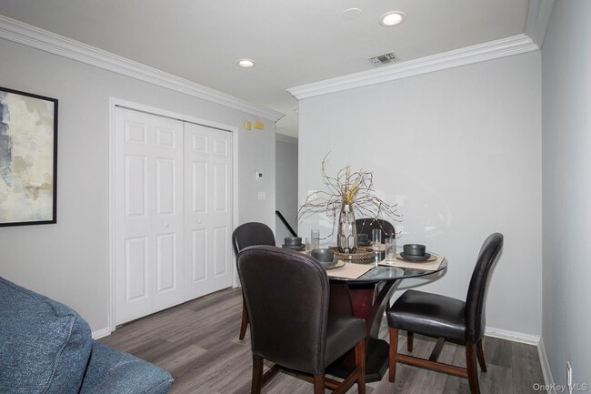 Building Photo - 42 Pinnacle Dr