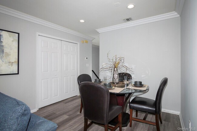 Building Photo - 6 Pinnacle Dr