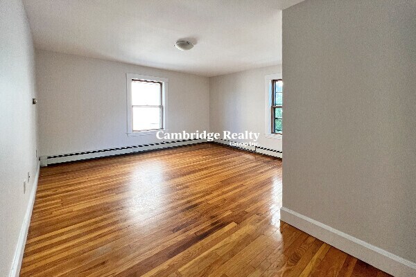 Foto del edificio - 10 Smith Ave