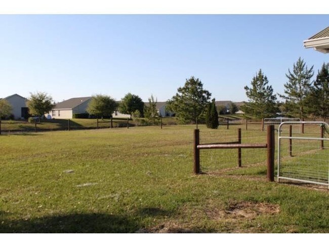 Building Photo - 18240 Brookhaven Dr