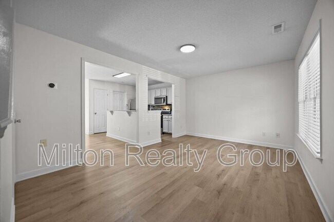 Foto del edificio - 107 Laura Ln