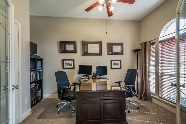 Foto del edificio - 3425 Ivy Arbor Ln