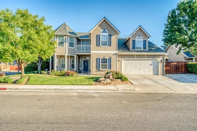 Building Photo - Gorgeous Buchanan 5/3 with Pool!