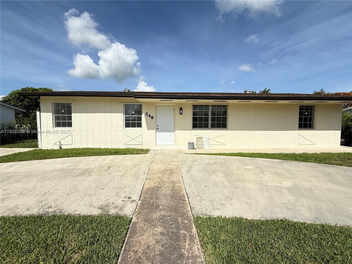 Primary Photo - 548 SW 17th Ave