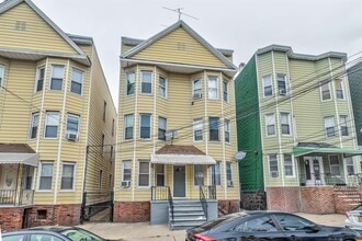 Building Photo - 164 Highland Ave