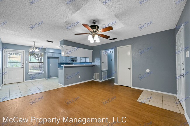 Building Photo - 3 br, 2 bath House - 707 E. Avenue F
