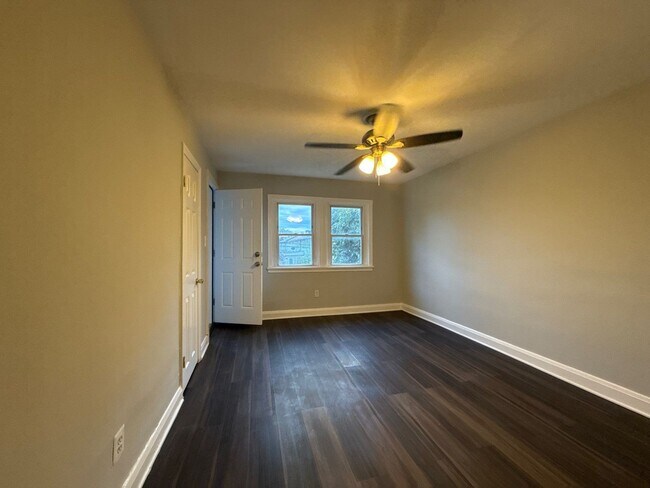 Foto del edificio - 1628 Plum St