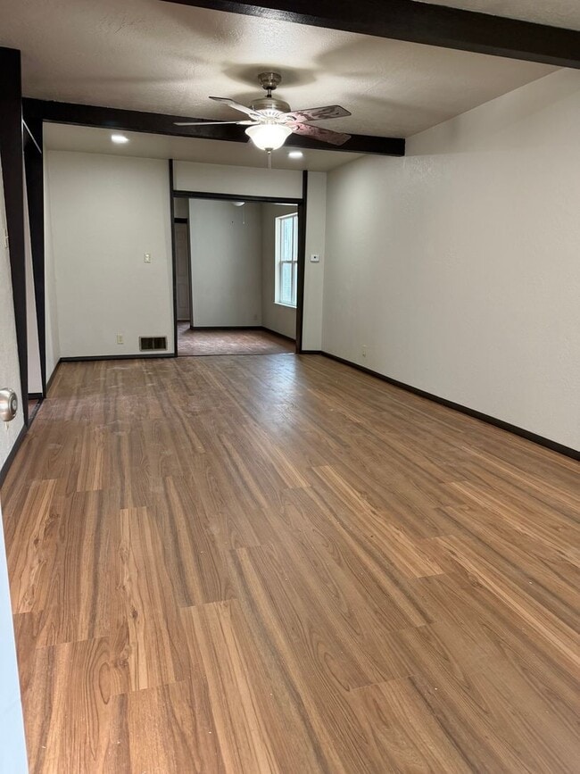 Building Photo - Imlay Duplex