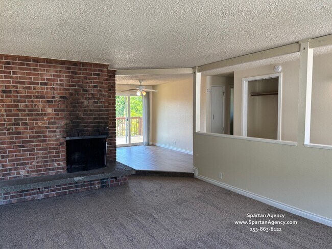Foto del edificio - 15818 Elm St E