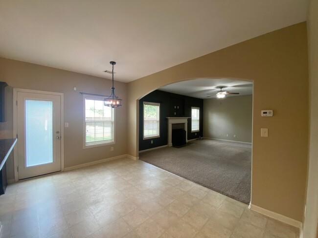 Foto del edificio - 118 Broomsedge Ln