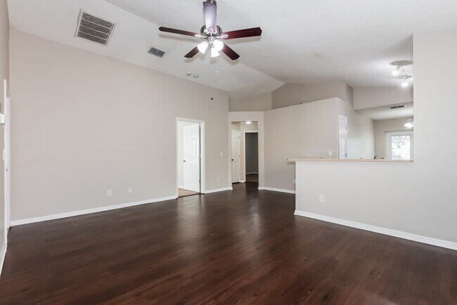 Building Photo - 624 Cape Cod Cir