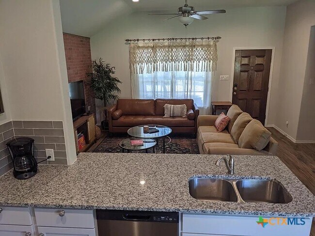 Foto del edificio - 254 Ridgerock Dr