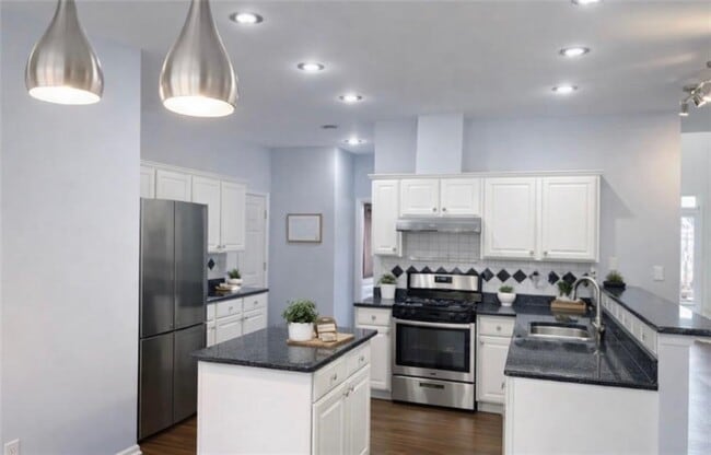 Building Photo - 420 Ruby Forest Pkwy