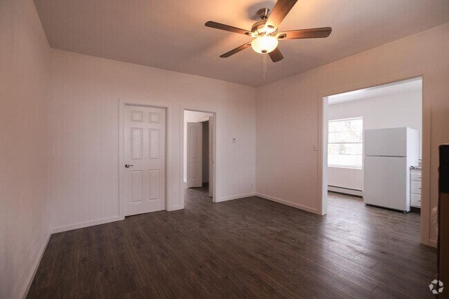 Building Photo - 635 Elm Ave